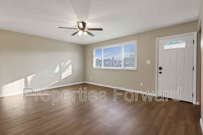 2698 Kenny Ln - Photo 5 of 29