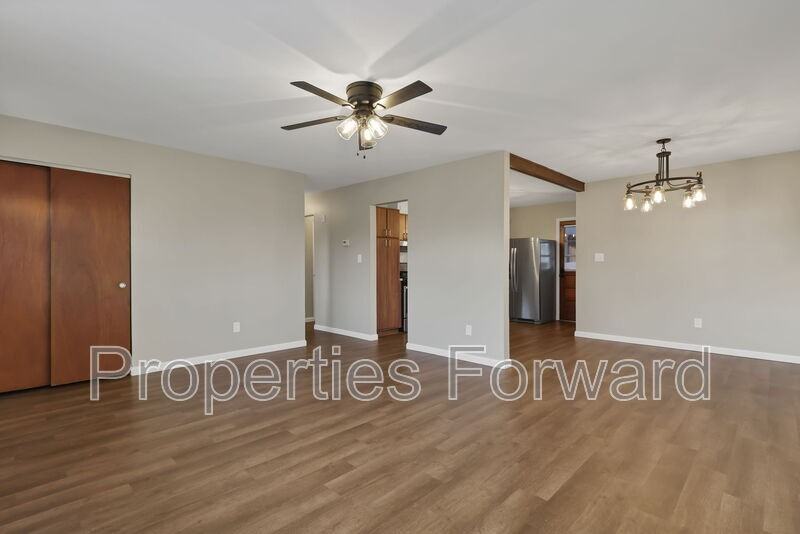 2698 Kenny Ln - Photo 7 of 29