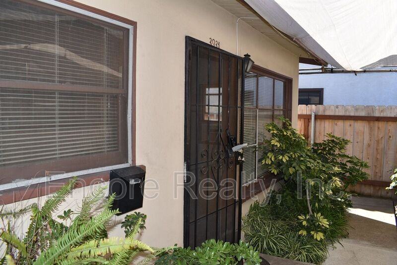 3931 Mason St - Photo 2 of 10