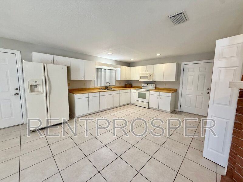 2201 Granada Blvd #1 - Photo 3 of 21