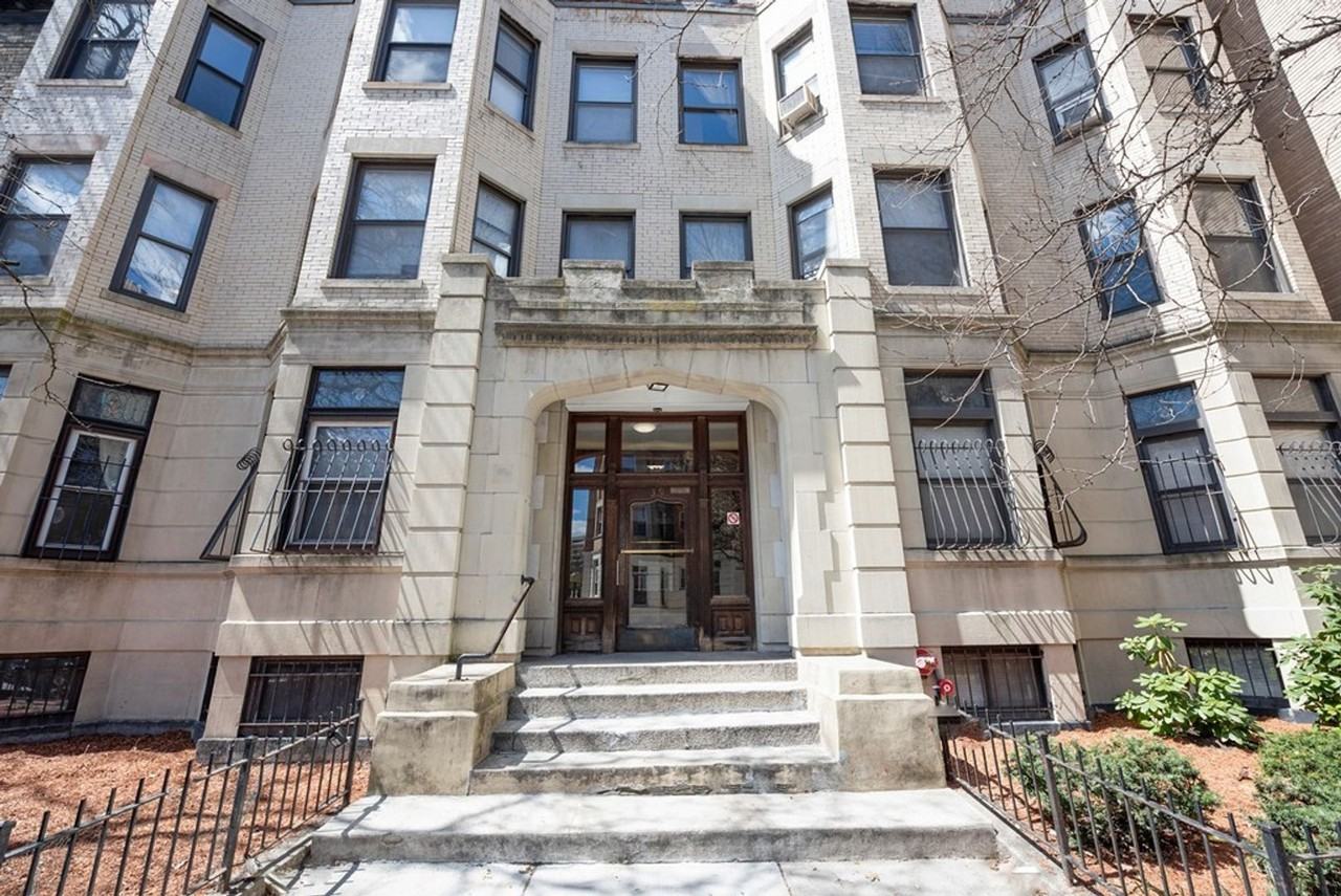 39 Hemenway St - Photo 4 of 10