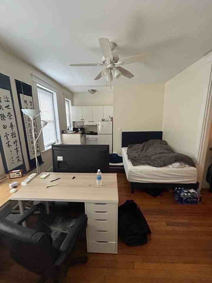 39 Hemenway St - Photo 6 of 10