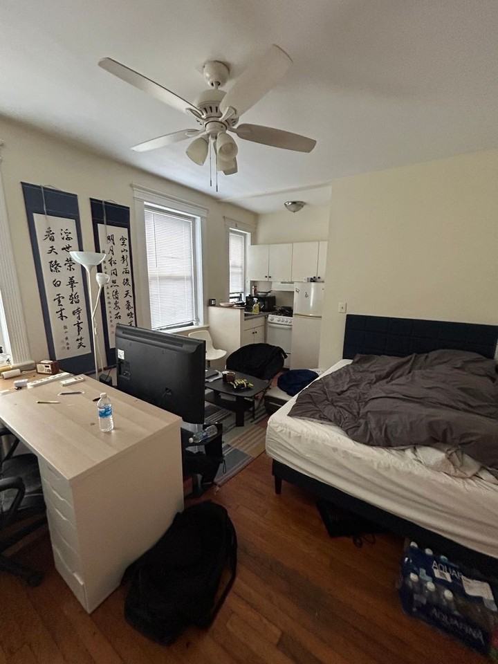 39 Hemenway St - Photo 7 of 10