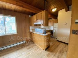 featured image of 1000 E Garfield St #1