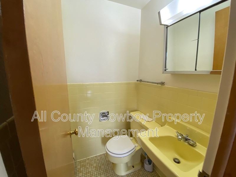 1000 E Garfield St #1 - Photo 7 of 11