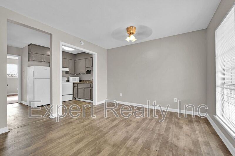 3221 Avenue S #A - Photo 6 of 12