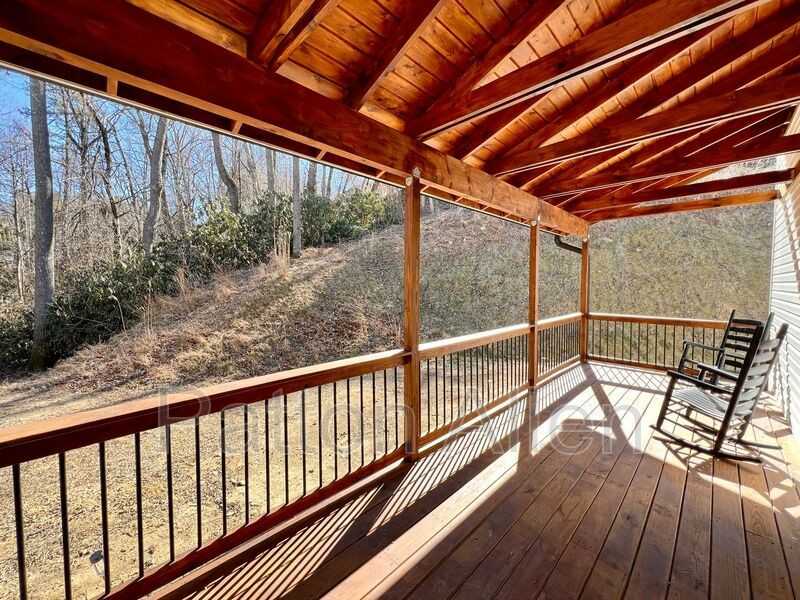 305 Glenn Bridge Rd - Photo 3 of 27