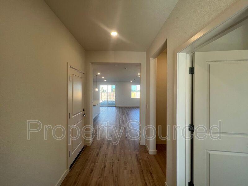 1029 Pipit St - Photo 4 of 36