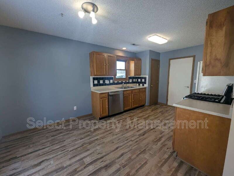 6117 Arapaho Trl - Photo 6 of 23