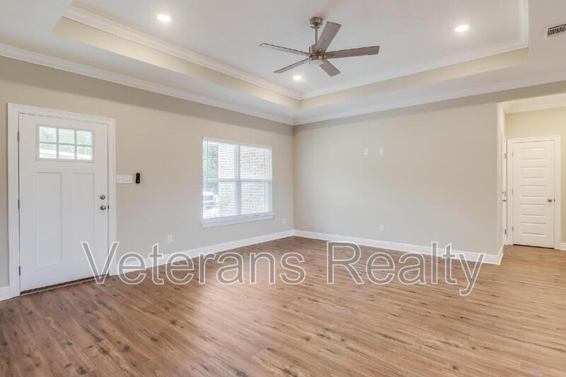 841 Vee St - Photo 3 of 22