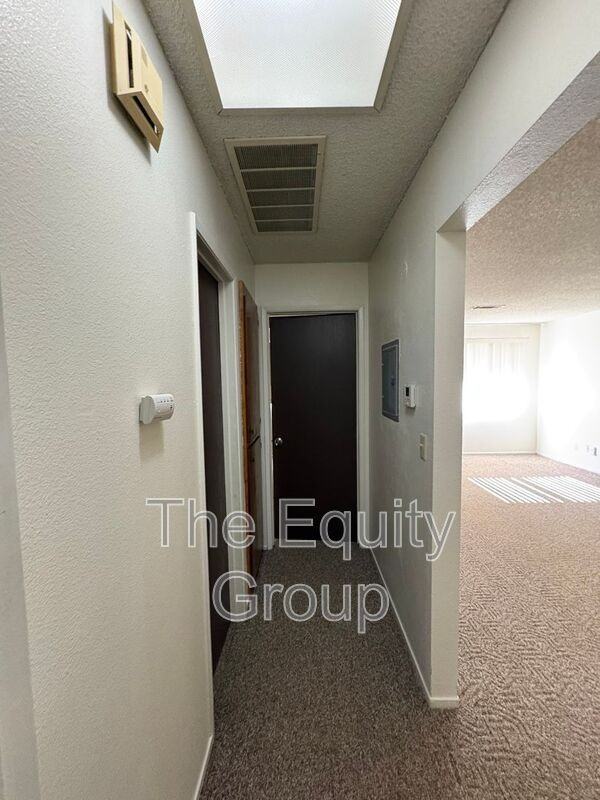 512 Kaweah St #B - Photo 7 of 16