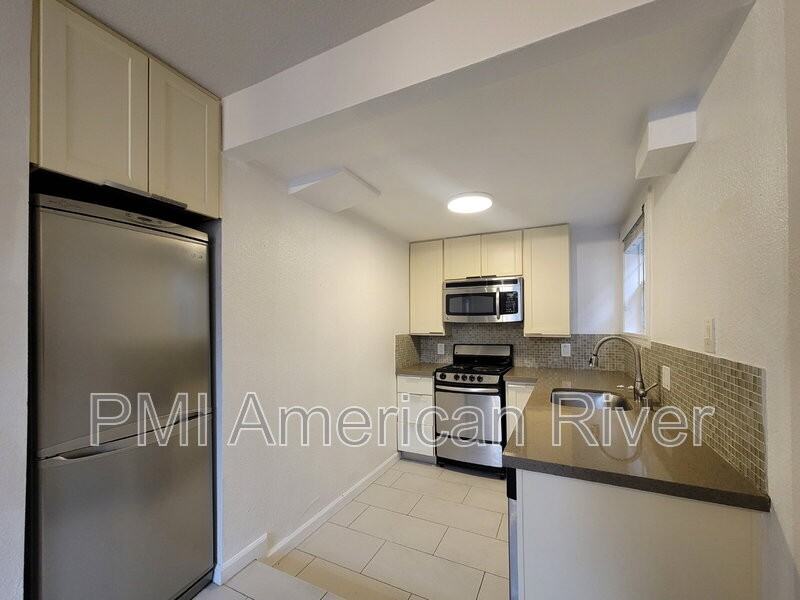 1716 Capitol Ave #2 - Photo 4 of 14