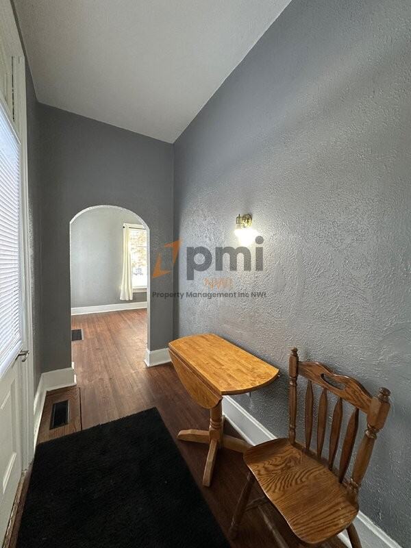 912 Chicago St - Photo 3 of 17