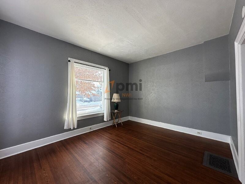 912 Chicago St - Photo 4 of 17