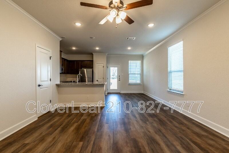 10351 Lynwood Crk #101 - Photo 6 of 37