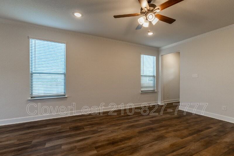 10351 Lynwood Crk #101 - Photo 7 of 37