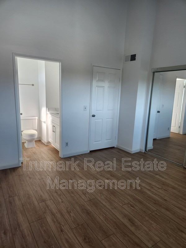 1122 E Elk Ave #111 - Photo 3 of 19