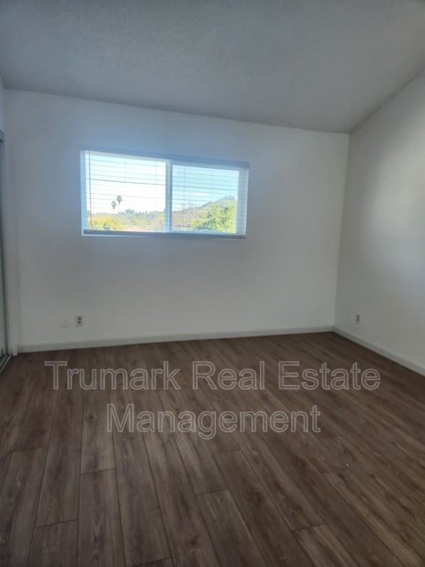 1122 E Elk Ave #111 - Photo 4 of 19