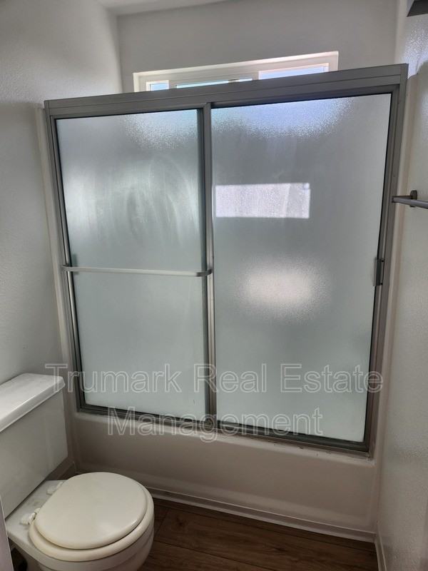 1122 E Elk Ave #111 - Photo 5 of 19