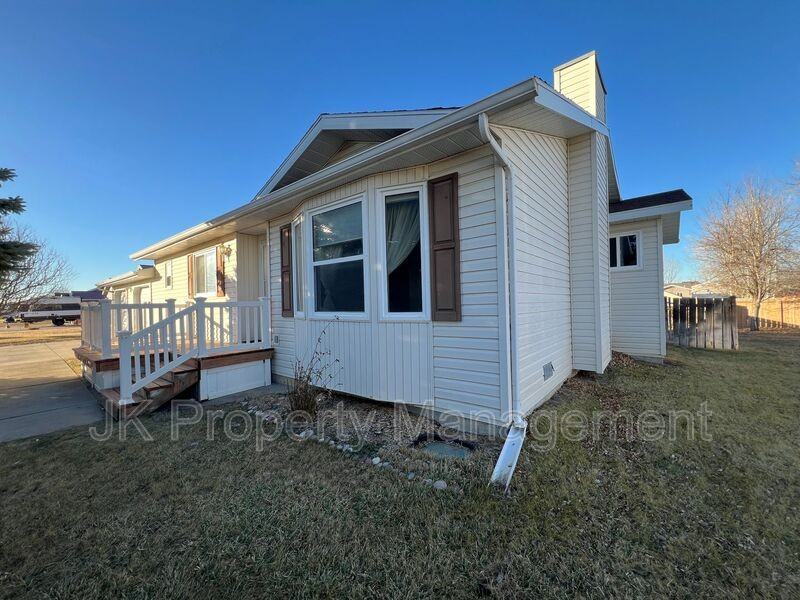 2516 15th St S - Photo 4 of 28