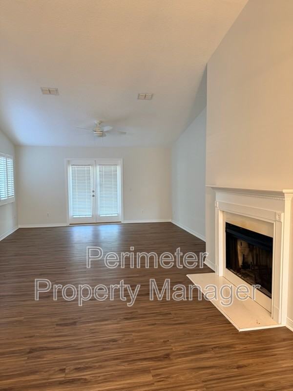 27 Monterey St - Photo 3 of 5