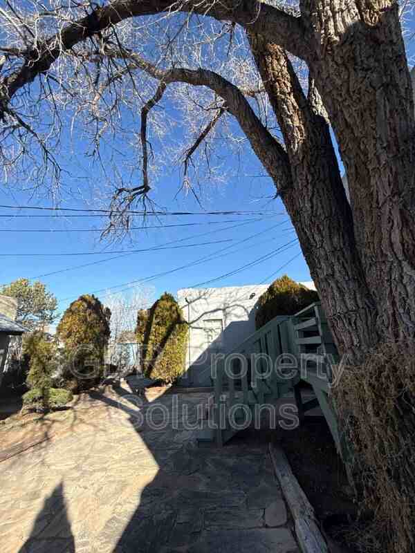 3209 Burton Ave Se #3211 - Photo 4 of 11