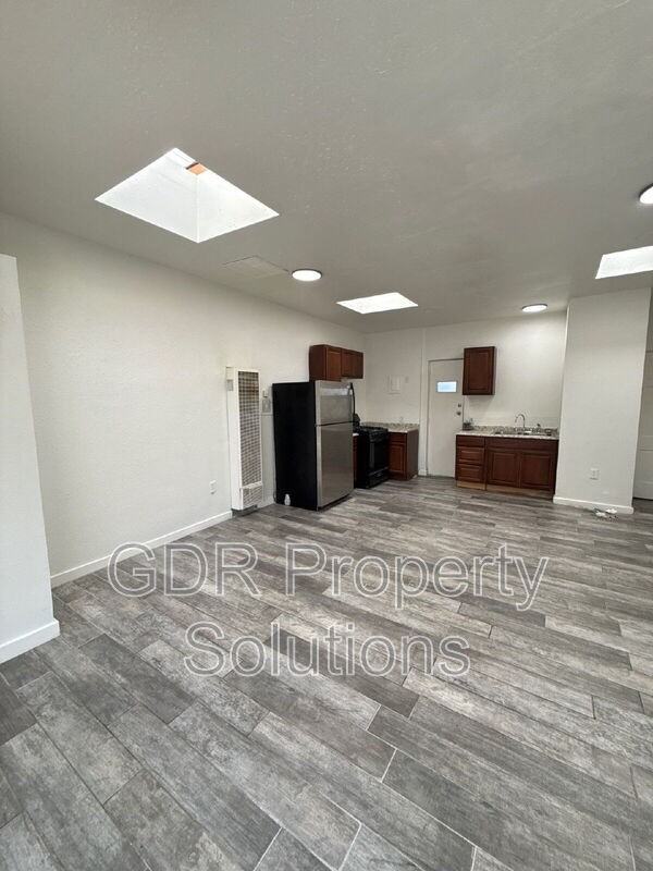 3209 Burton Ave Se #3211 - Photo 6 of 11