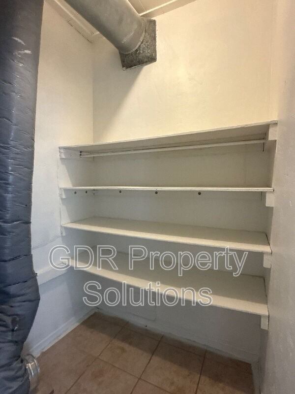 3209 Burton Ave Se - Photo 5 of 16