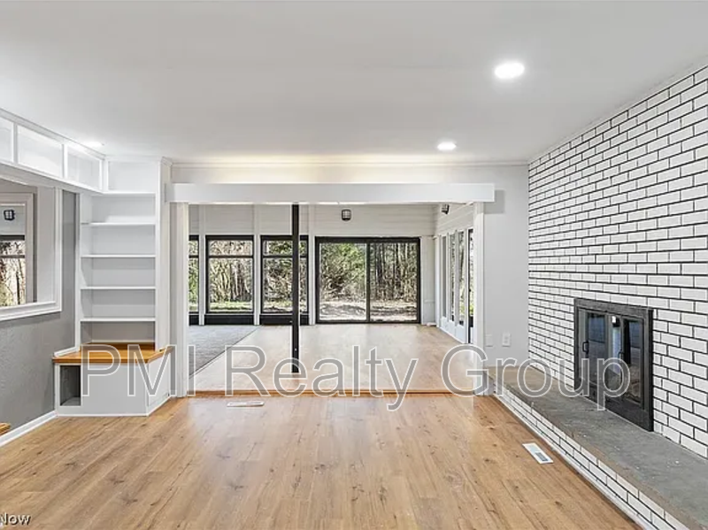 607 Castle Blvd - Photo 3 of 16