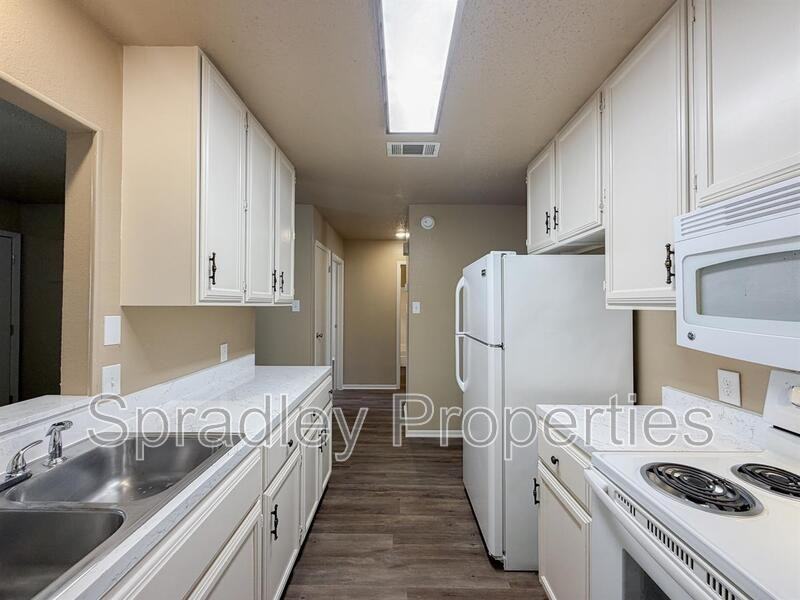 3701B Ivanhoe Dr - Photo 6 of 13