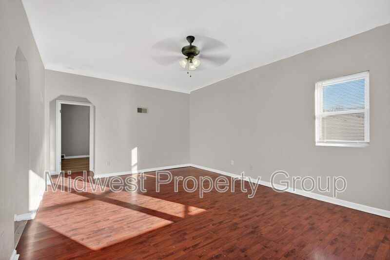 5978 Laurette Ave - Photo 5 of 30