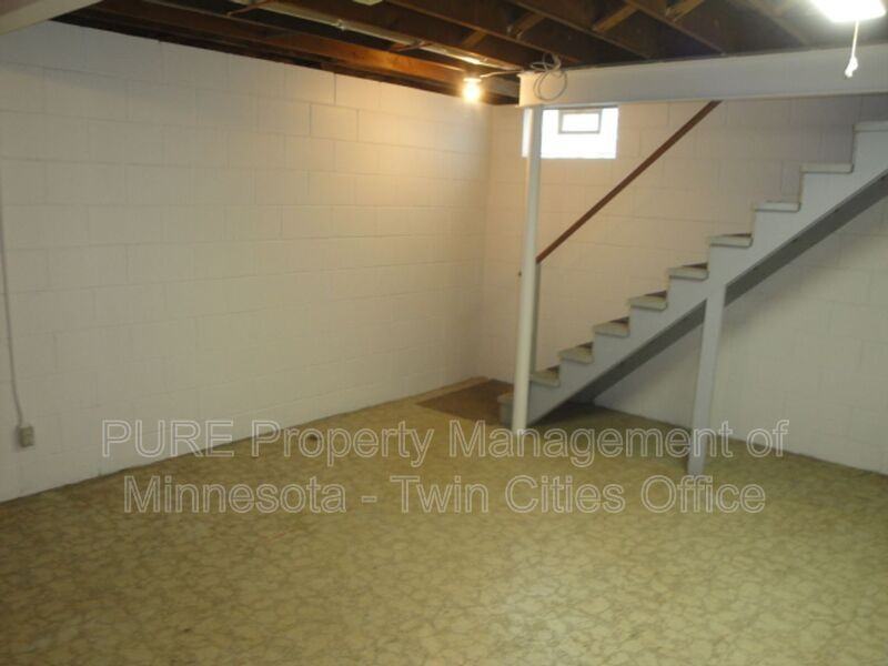 656 Iowa Ave W - Photo 6 of 9