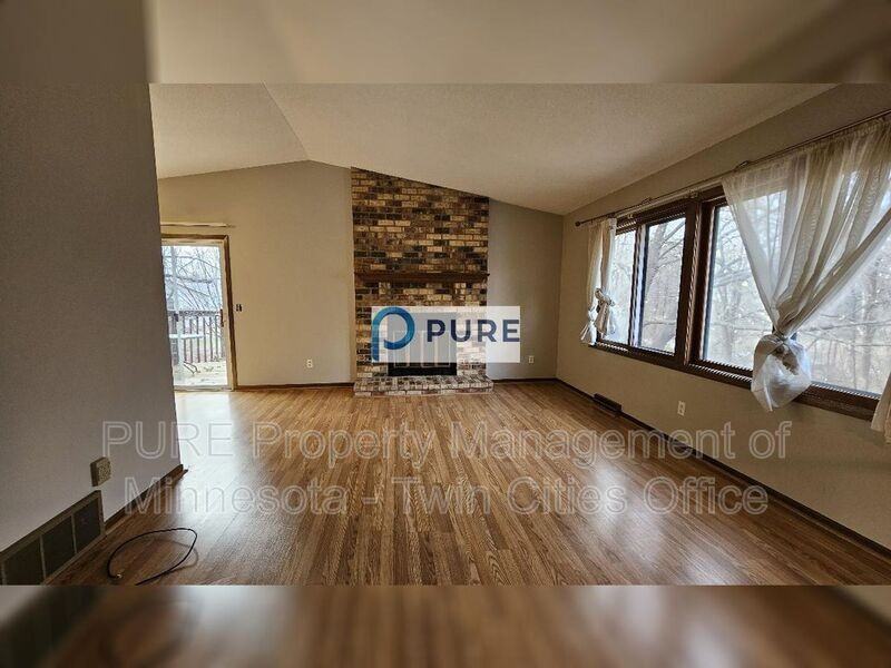 363 98th Ave Ne - Photo 3 of 27