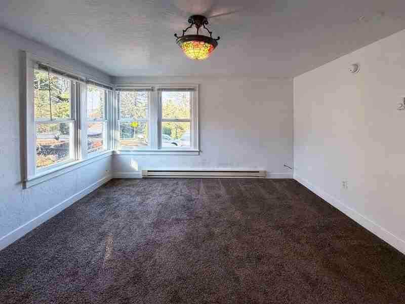 3511 Willamette St - Photo 3 of 15