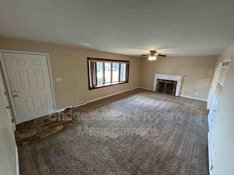 7541 Mintwood Ave - Photo 2 of 16