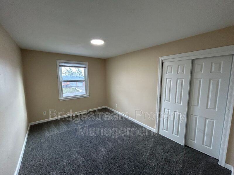 7541 Mintwood Ave - Photo 7 of 16