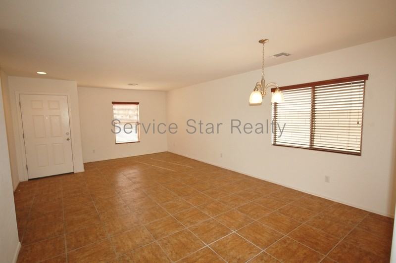 43194 W Jeremy St - Photo 3 of 25