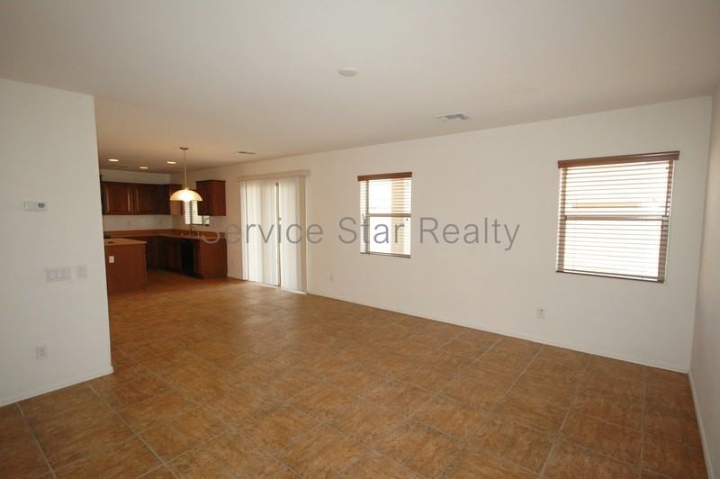 43194 W Jeremy St - Photo 5 of 25