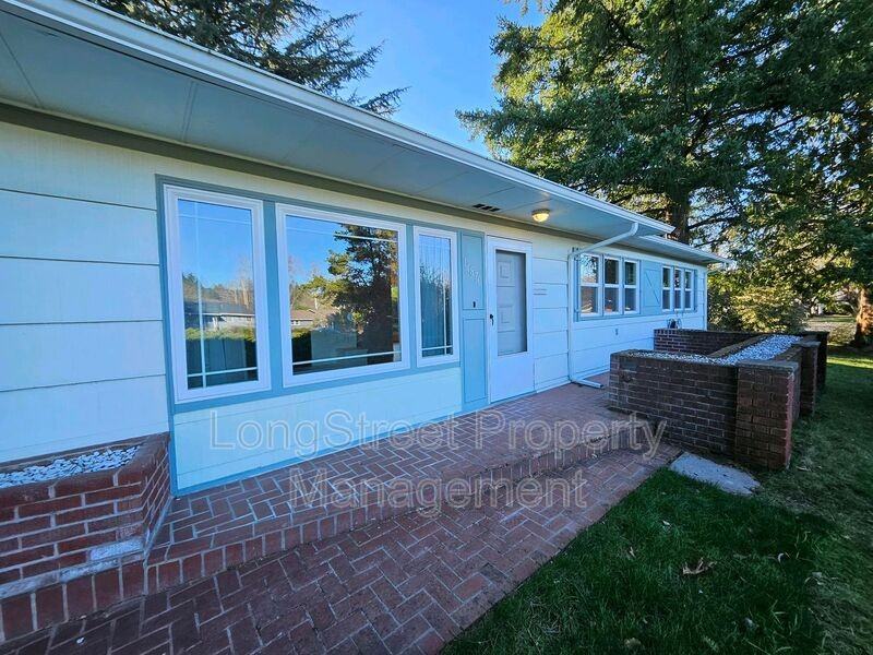 11870 Sw Park Way - Photo 3 of 29