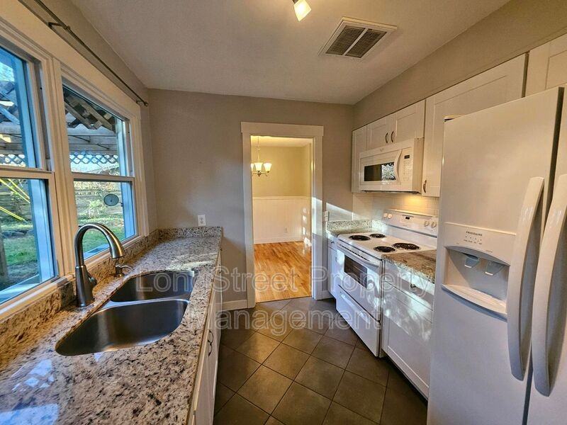 11870 Sw Park Way - Photo 4 of 29