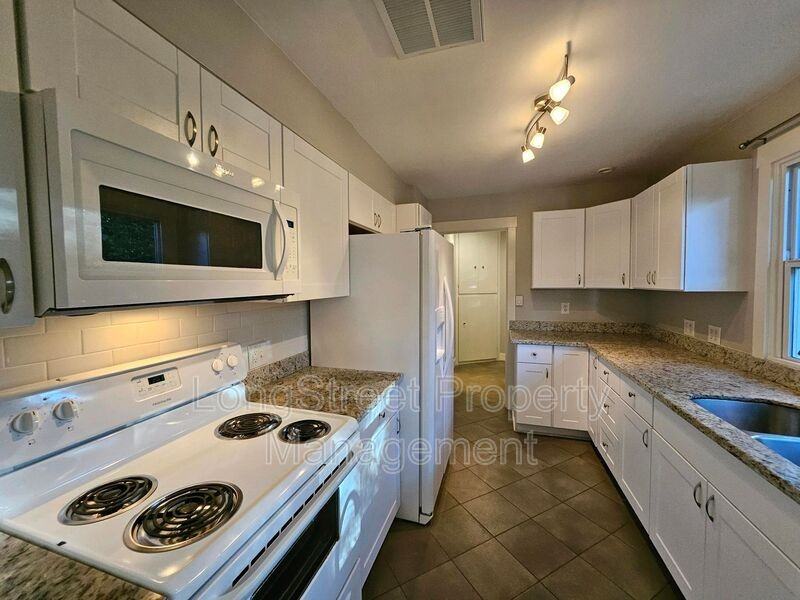 11870 Sw Park Way - Photo 7 of 29