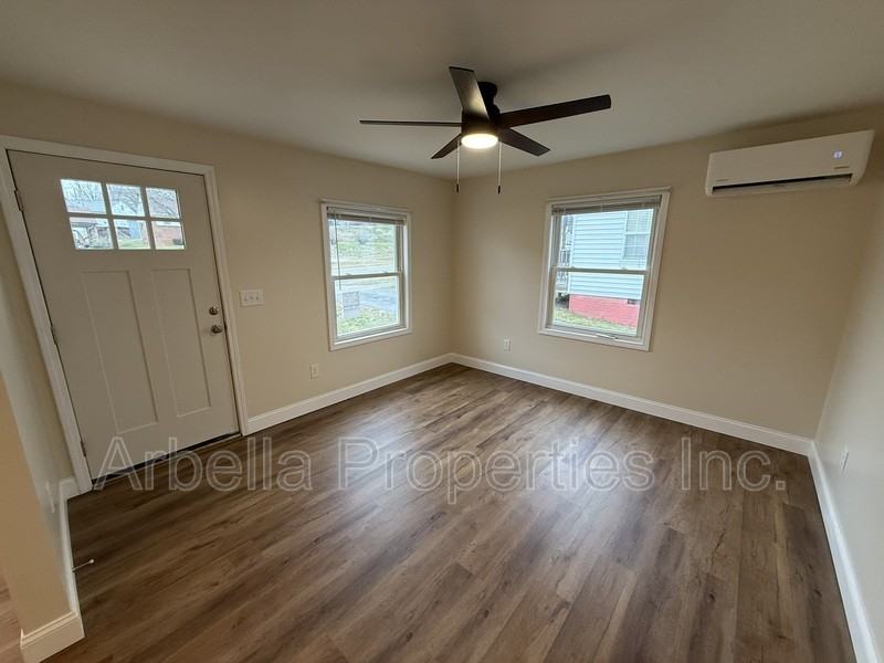 1101 N Wilcox Dr - Photo 3 of 19