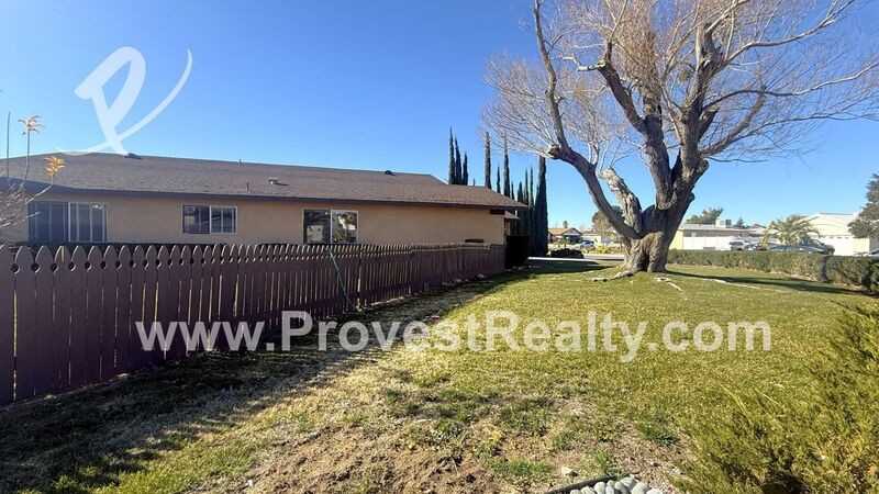 18151 Deer Park Ln - Photo 3 of 32