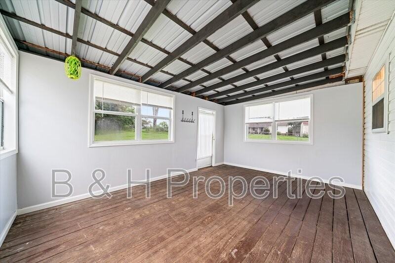 3723 Spurgeon Dr - Photo 4 of 25