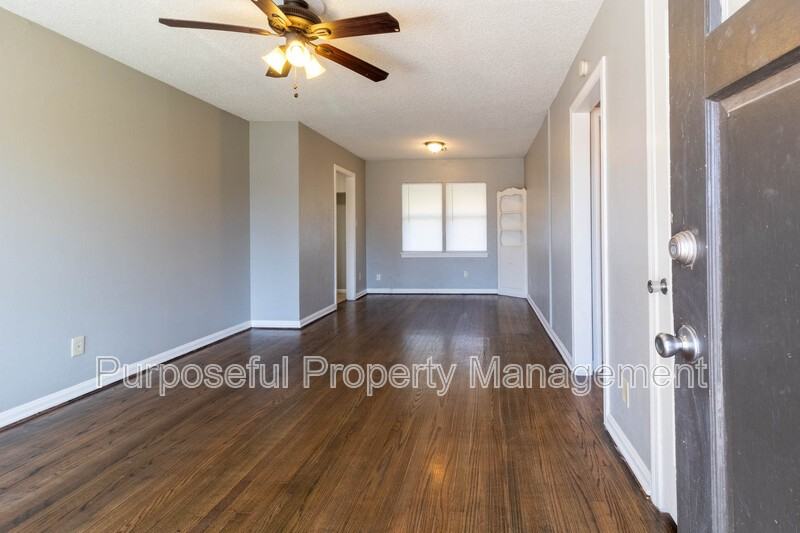 3808 N Drexel Blvd - Photo 2 of 16