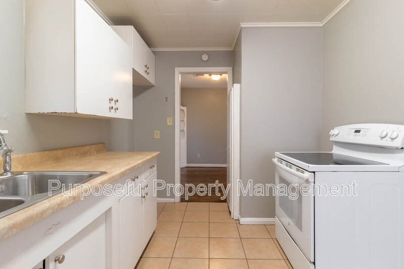 3808 N Drexel Blvd - Photo 6 of 16