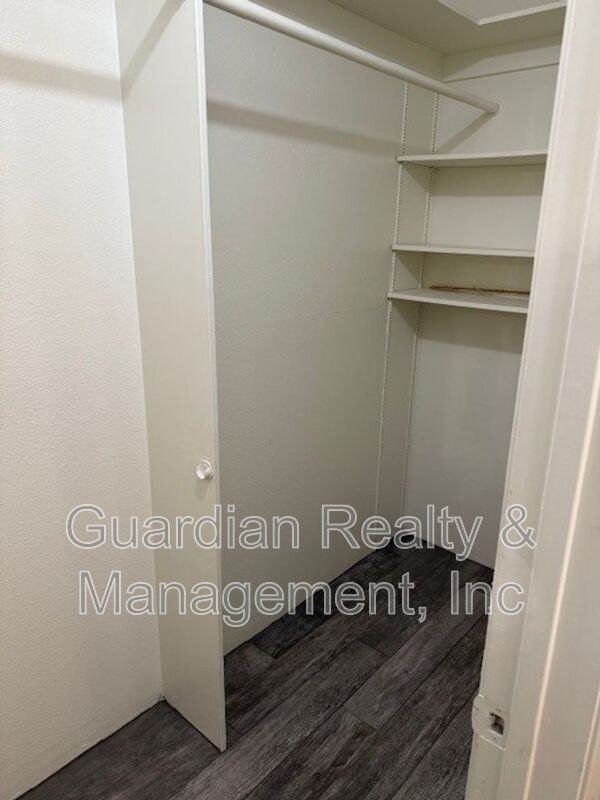 5203 N 24th St #102 - Photo 4 of 12