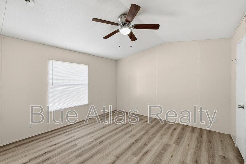 825 Dawn Light Dr - Photo 6 of 21