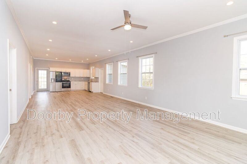 203 Timberlinks Dr - Photo 2 of 17