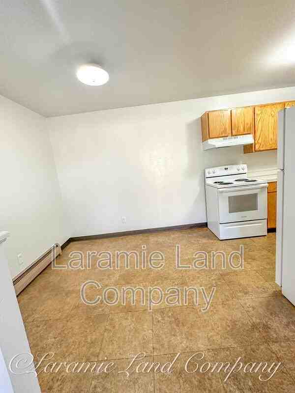 1158 N 17th St - Photo 4 of 9